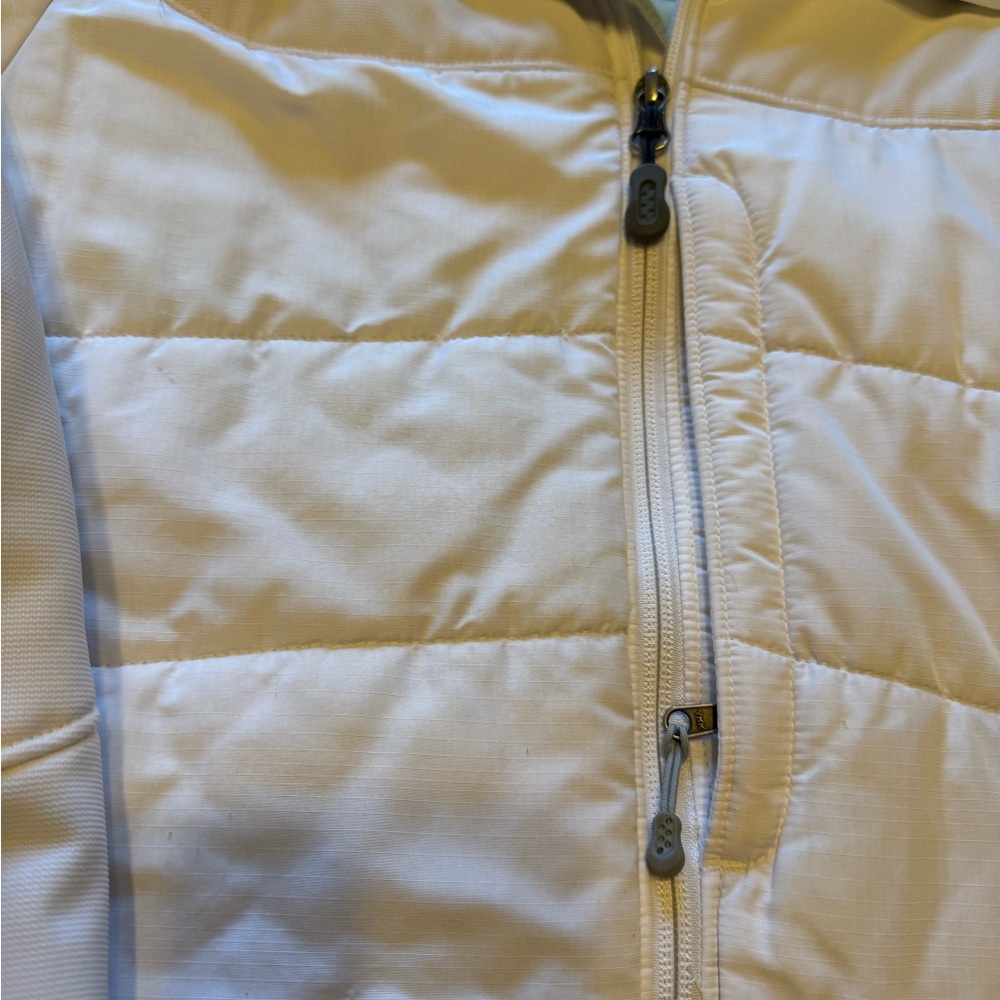 Women’s Patagonia White Winter Jacket - Picture 3 of 10